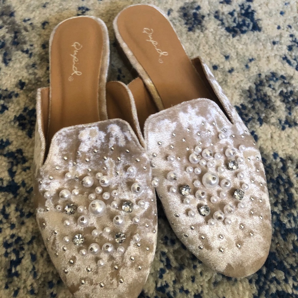 Velour cream studded slid on shoes size 6